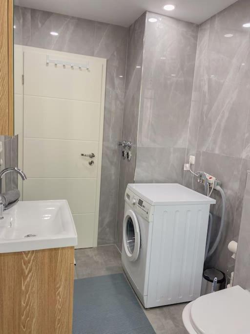 Well Equipped Apartment In Γκελσενκίρτσεν Εξωτερικό φωτογραφία